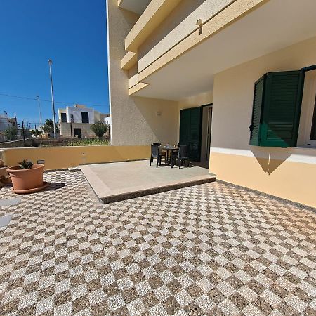 Casa Vittorio A 100M Dalla Sabbia Lido Marini Bagian luar foto