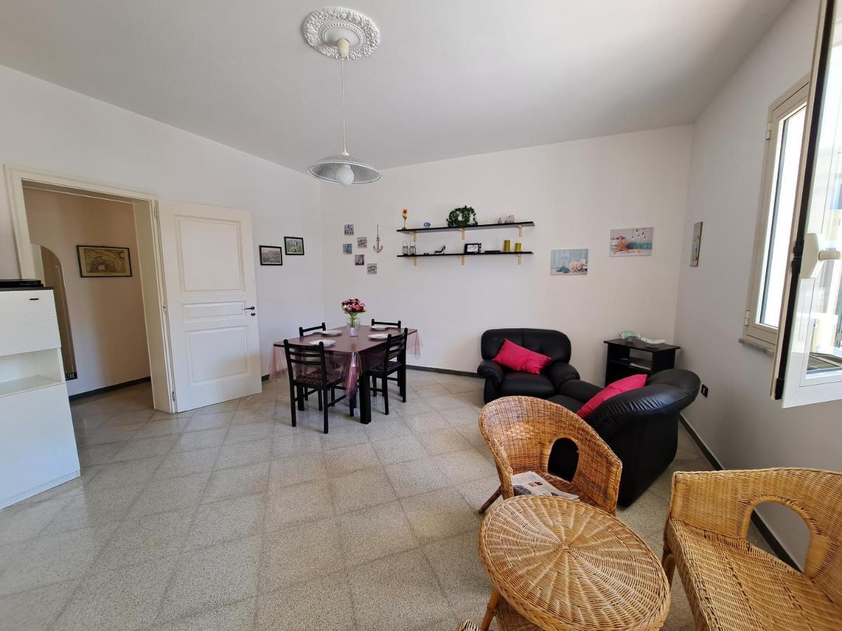 Casa Vittorio A 100M Dalla Sabbia Lido Marini Bagian luar foto