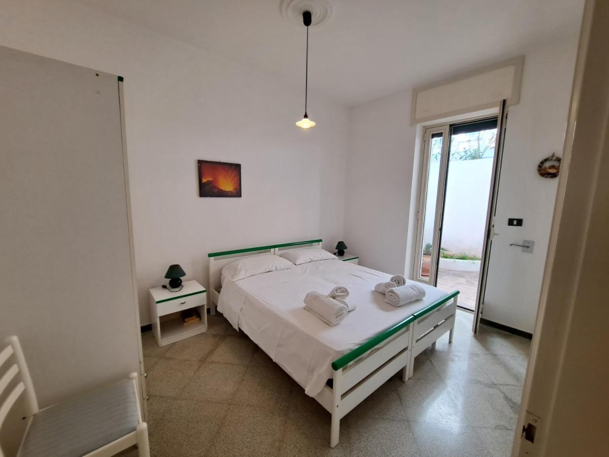 Casa Vittorio A 100M Dalla Sabbia Lido Marini Bagian luar foto