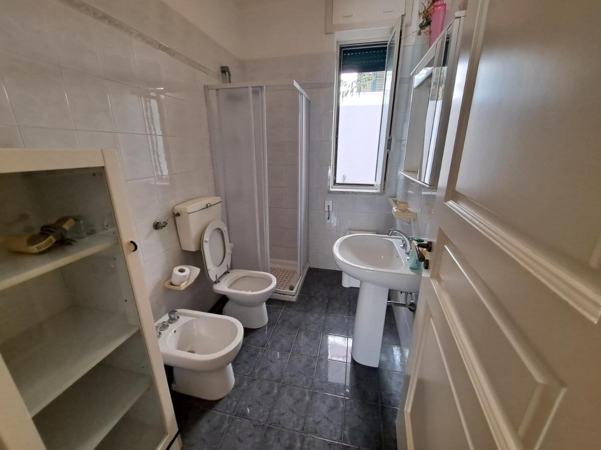 Casa Vittorio A 100M Dalla Sabbia Lido Marini Bagian luar foto